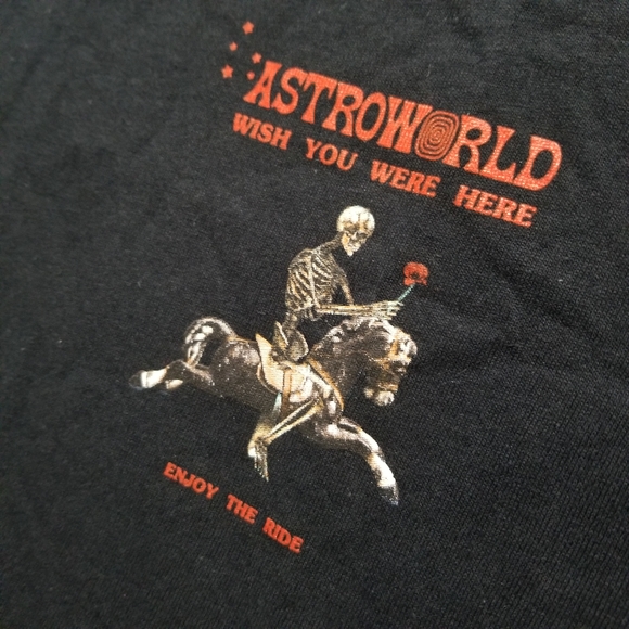 Sz Large - Travis Scott Astroworld Season Pass T-shirt - Black - w/ lanyard NEW - Picture 3 of 9